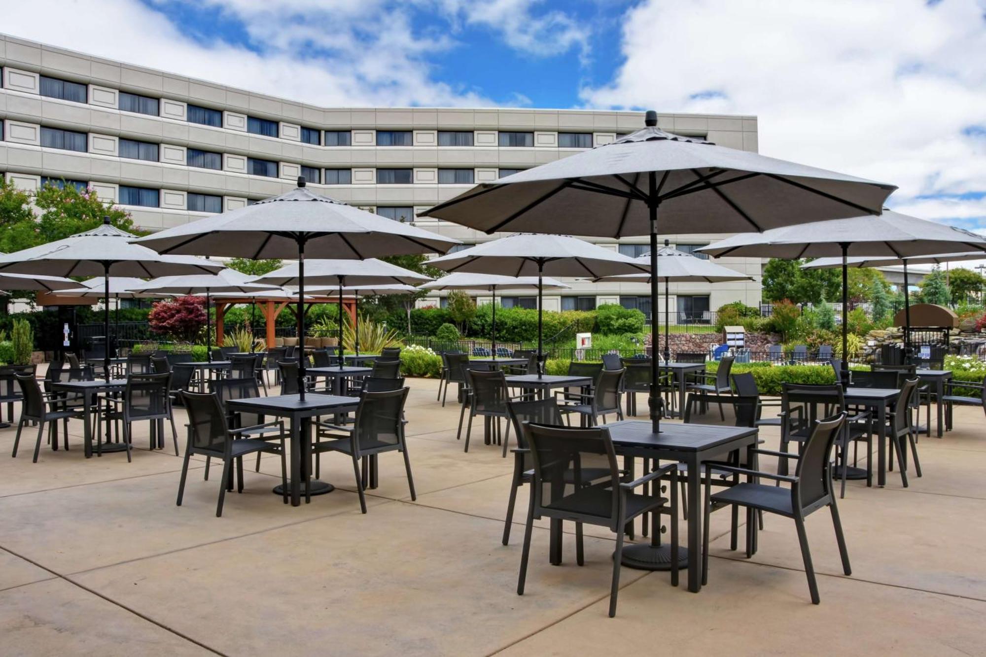 Doubletree By Hilton Pleasanton At The Club Hotel Luaran gambar